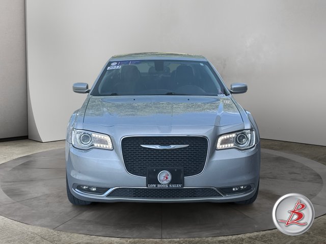 Used 2021 Chrysler 300 Touring L AWD/4WD image 2