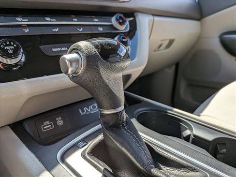 Used 2015 Kia Sedona LX FWD image 12