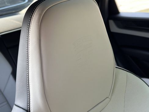 Certified 2025 Porsche Cayenne S image 33