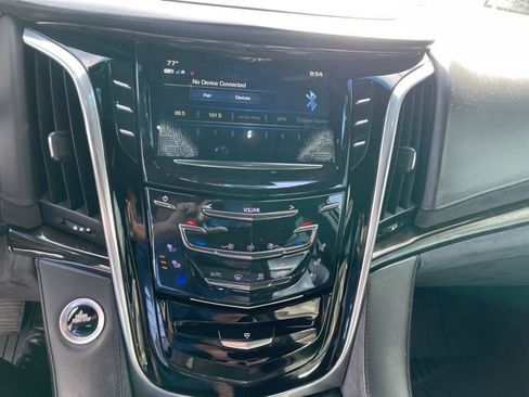 Used 2019 Cadillac Escalade Platinum AWD/4WD image 9