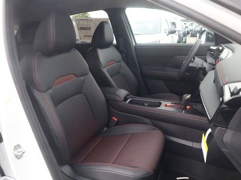 New 2026 Nissan Kicks SR AWD/4WD image 21