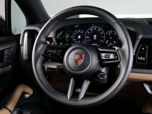 Used 2026 Porsche Cayenne AWD/4WD image 15