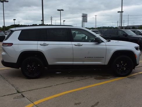 New 2026 Jeep Grand Cherokee L 4WD image 4