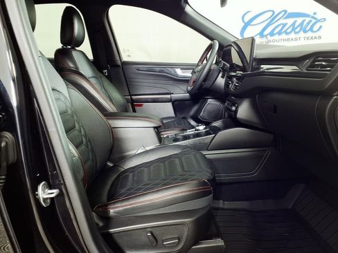 Used 2023 Ford Escape ST-Line Elite w/ Premium Technology Package image 11