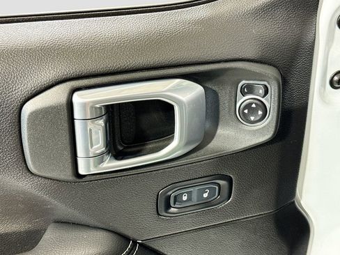 Used 2023 Jeep Wrangler Unlimited Sahara w/ Cold Weather Group image 25