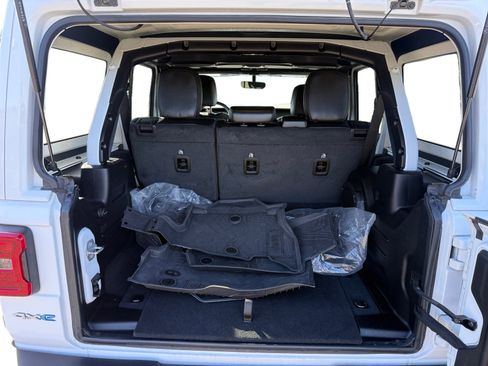 Used 2023 Jeep Wrangler Unlimited Sahara w/ Cold Weather Group image 17