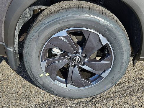 New 2026 Nissan Rogue SV image 7