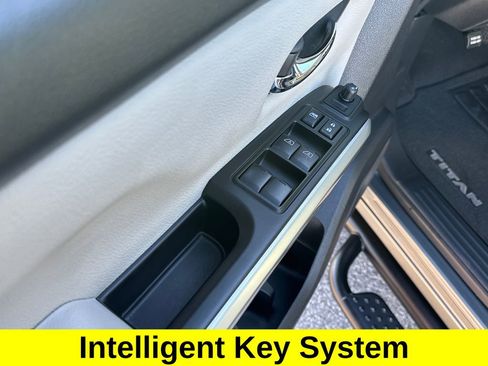 Used 2024 Nissan Titan SV w/ SV Convenience Package image 12