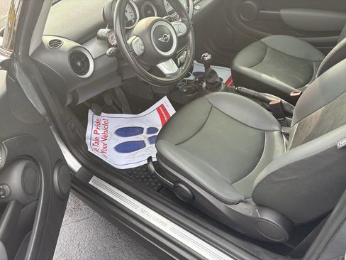 Used 2010 MINI Cooper Hardtop image 6