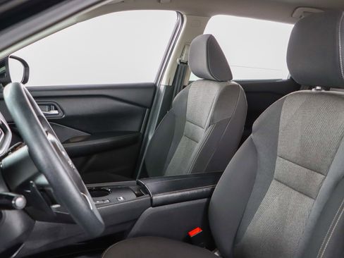 Used 2024 Nissan Rogue SV image 23