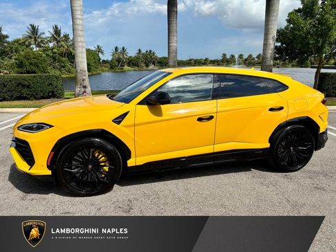 Used 2025 Lamborghini Urus SE AWD/4WD image 1