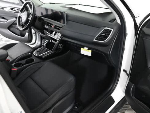 Used 2025 Kia Seltos EX image 10
