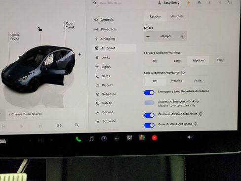 Used 2023 Tesla Model Y Long Range AWD/4WD image 21