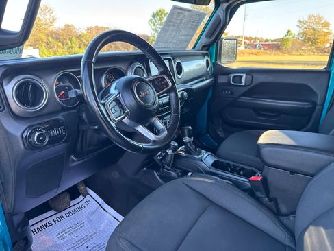 Used 2020 Jeep Wrangler Unlimited Sahara w/ Uconnect 4C Nav & Sound Group image 17