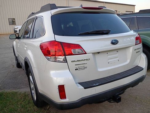 Used 2014 Subaru Outback 3.6R Limited AWD/4WD image 6