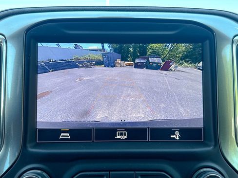 Used 2021 Chevrolet Silverado 1500 LTZ AWD/4WD image 37