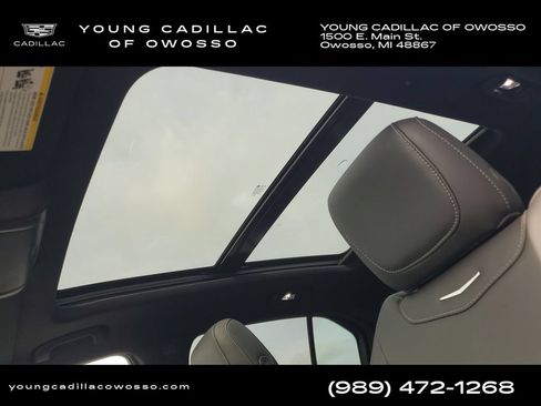 Used 2024 Cadillac XT4 Premium Luxury w/ Cold Weather Package AWD/4WD image 8
