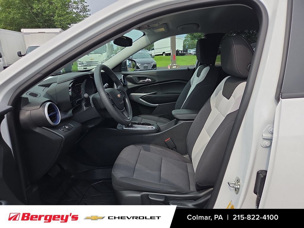 Certified 2024 Chevrolet Trax LS FWD image 16