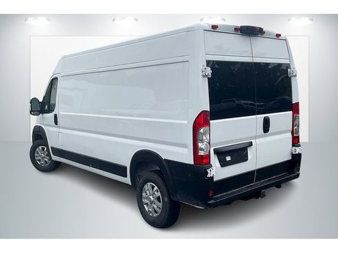 New 2025 RAM ProMaster 2500 w/ Quick Order Package 22G SLT image 3