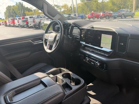 Used 2025 GMC Sierra 1500 SLT AWD/4WD image 40