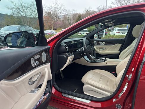 Certified 2017 Mercedes-Benz E 43 AMG 4MATIC Sedan image 8