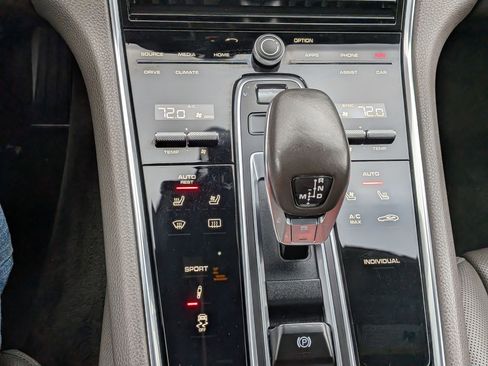 Used 2017 Porsche Panamera 4 image 24