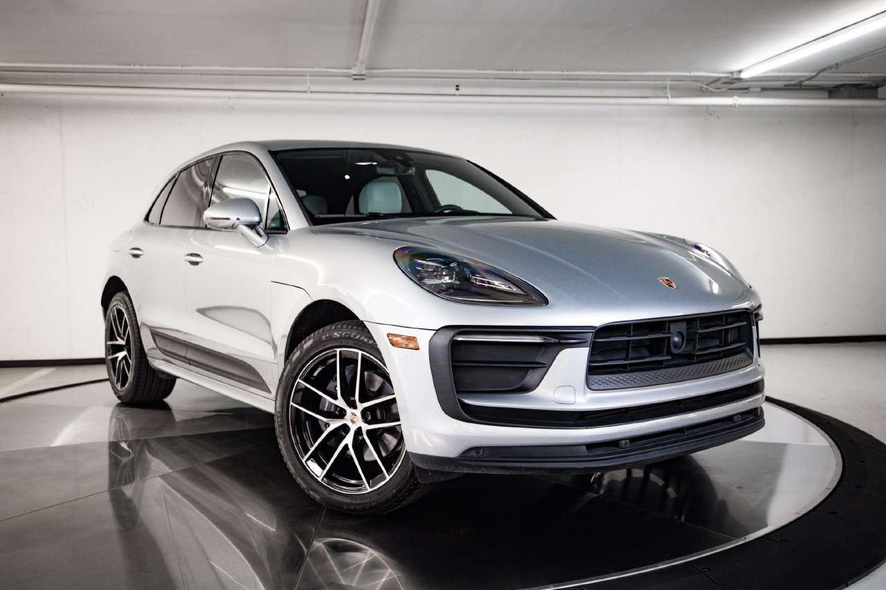 Certified 2023 Porsche Macan AWD/4WD image 9