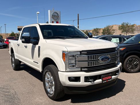 Used 2019 Ford F350 Platinum w/ Platinum Ultimate Package AWD/4WD image 7