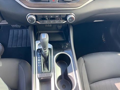 Used 2024 Nissan Altima 2.5 SV image 15