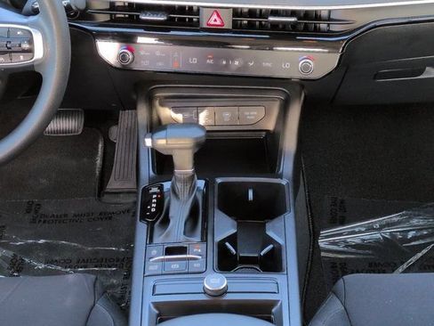 Used 2025 Kia K5 LXS FWD image 17