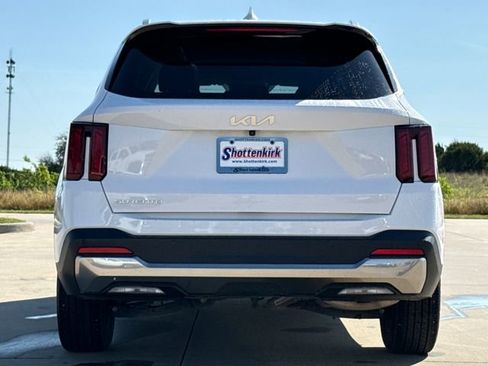 Used 2025 Kia Sorento S w/ Panoramic Sunroof Package FWD image 7