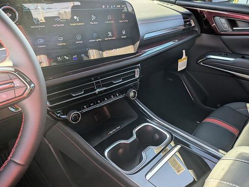 New 2026 Chevrolet Traverse RS image 18