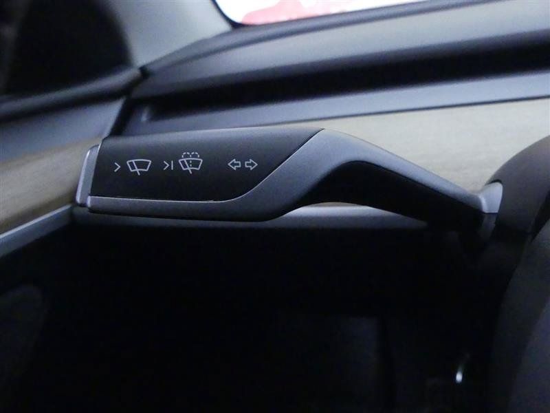 Used 2023 Tesla Model Y AWD image 17