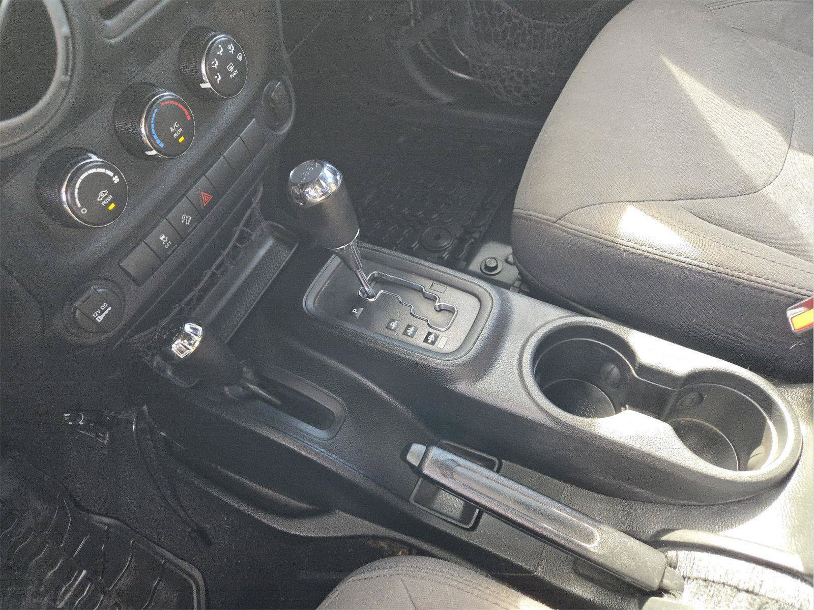 Used 2017 Jeep Wrangler Unlimited Sport w/ Connectivity Group AWD/4WD image 19