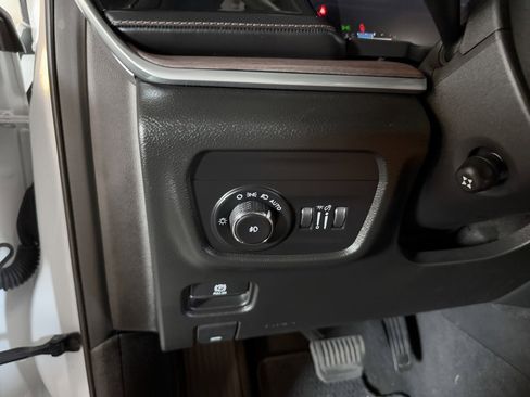 Used 2022 Jeep Grand Cherokee L Summit w/ Advanced Protech Group IV image 24