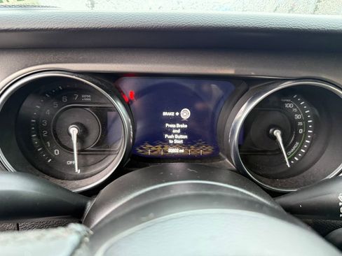 Used 2023 Jeep Wrangler Unlimited w/ Cold Weather Group image 18
