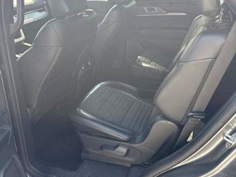 Certified 2025 Ford Explorer ST-Line AWD/4WD image 14