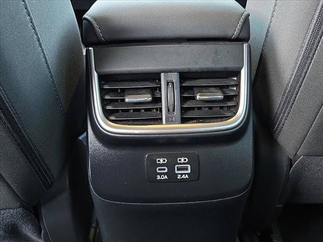 Used 2024 Subaru Outback Premium AWD/4WD image 17