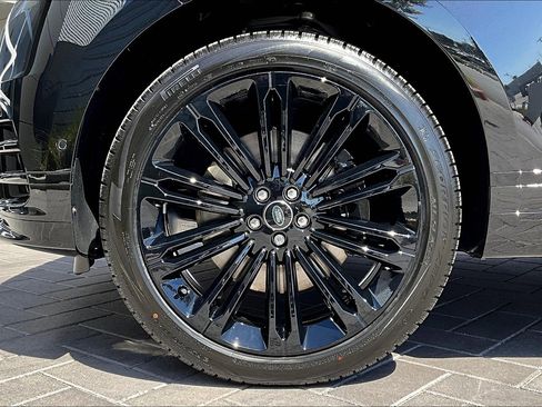 New 2026 Land Rover Range Rover Velar Dynamic SE image 12