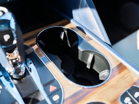 Used 2021 Bentley Bentayga image 66