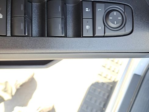 New 2025 Toyota 4Runner 4WD image 15