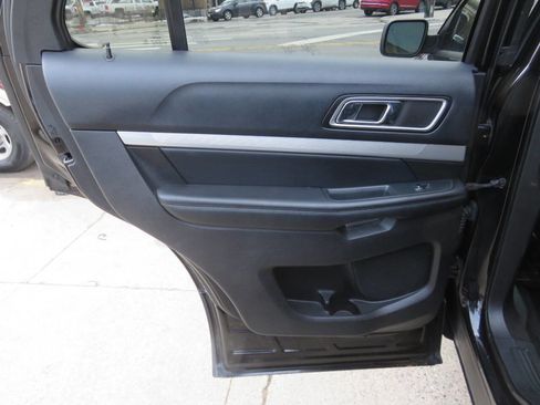 Used 2016 Ford Explorer XLT w/ Equipment Group 202A image 30