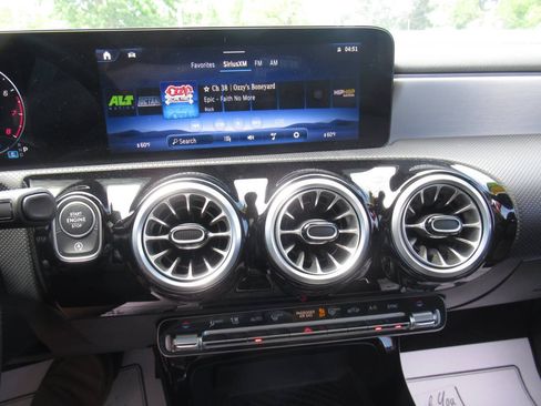 Used 2025 Mercedes-Benz CLA 250 4MATIC image 23