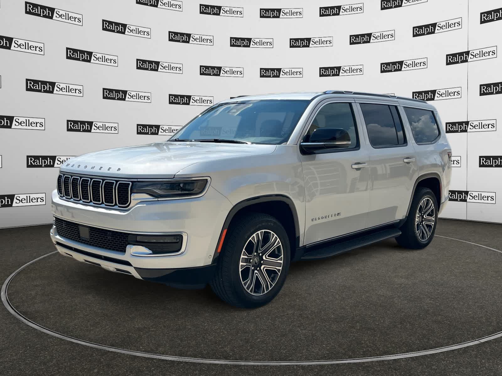 Used 2025 Jeep Wagoneer Series II AWD/4WD image 2