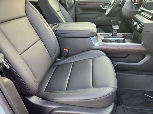New 2026 GMC Sierra 1500 SLT RWD image 9