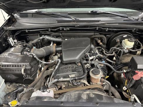 Used 2015 Toyota Tacoma Base image 24