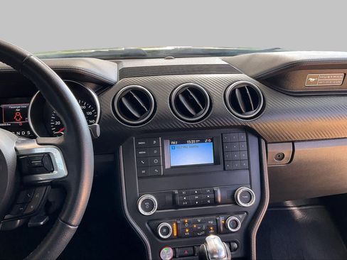 Used 2020 Ford Mustang Coupe RWD image 8