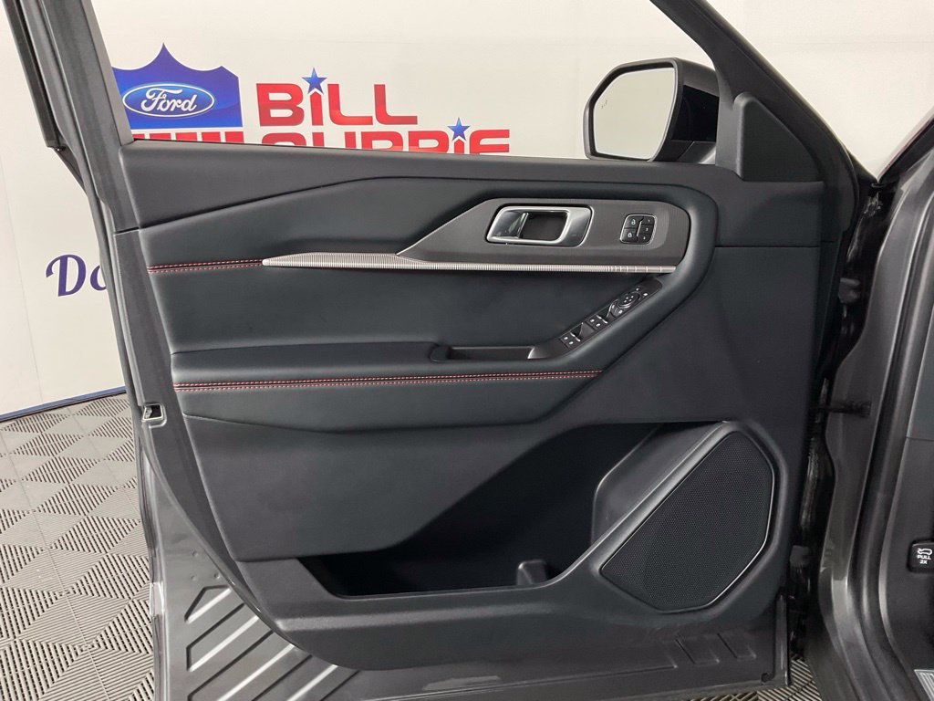 Used 2025 Ford Explorer ST-Line w/ Premium Package RWD image 11