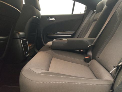 Used 2019 Dodge Charger SXT AWD/4WD image 18