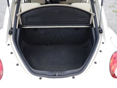 Used 2008 Volkswagen Beetle S FWD image 15